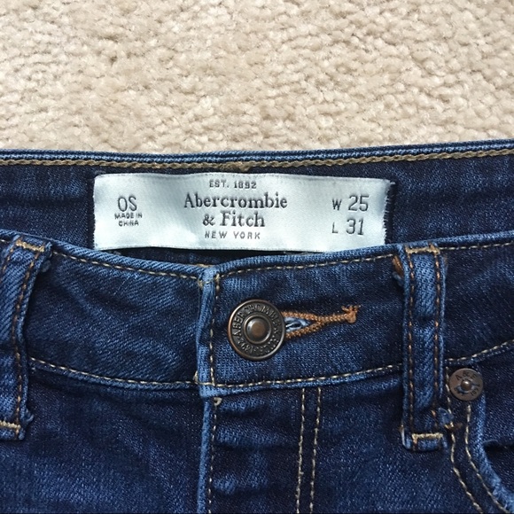 Abercrombie & Fitch cut off distressed shorts - Picture 2 of 3